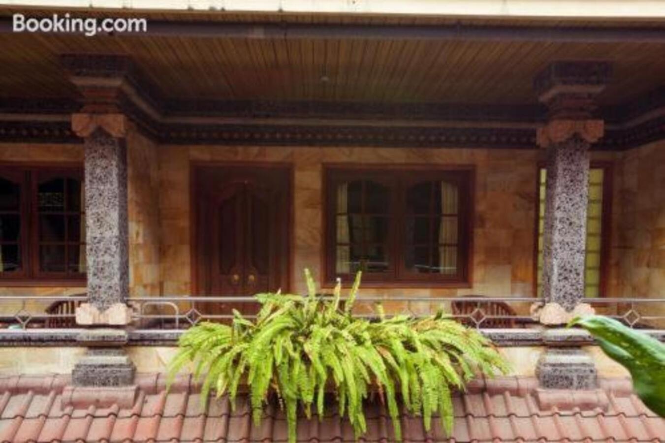 Segara Sadhu Inn Kuta By Ecommerceloka Exterior photo